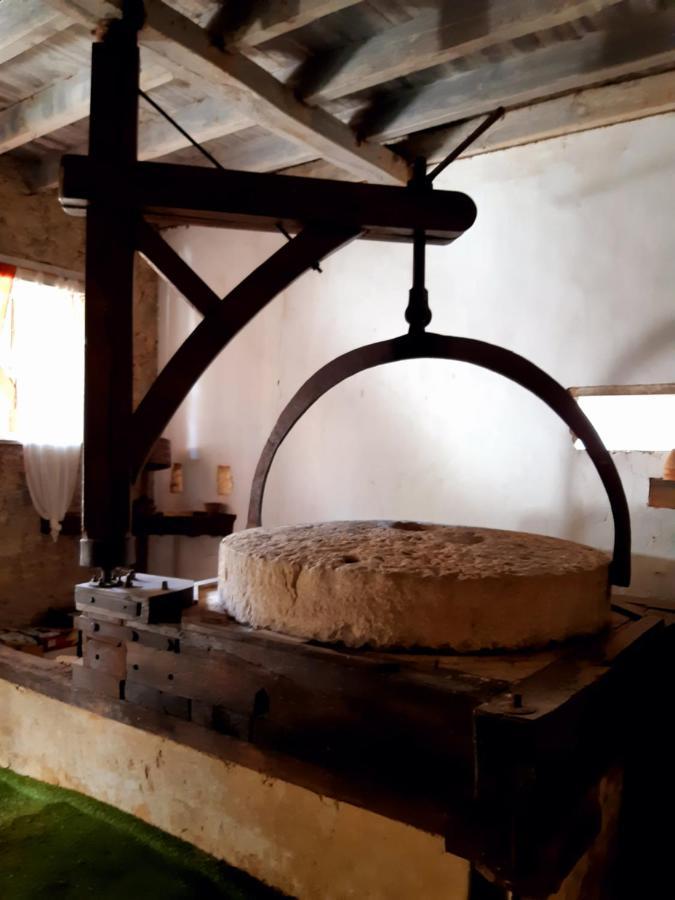 Le Moulin De Saubrigues Panzió Kültér fotó